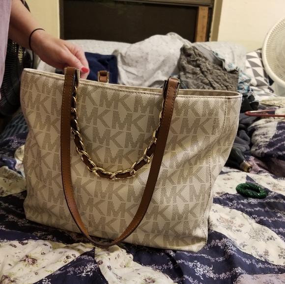 Purse - Picture 2 of 8